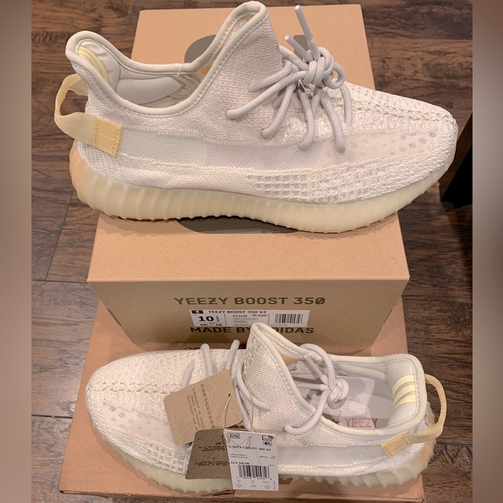 YEEZY BOOST 350 V2
